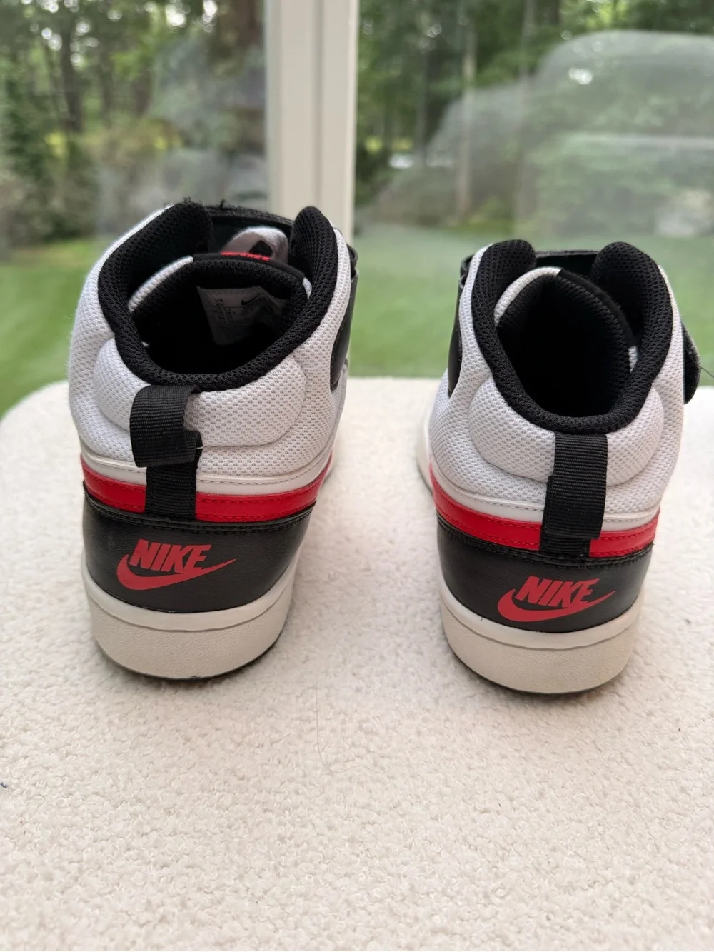 Nike Court Borough Mid 2 Youth Size 6Y